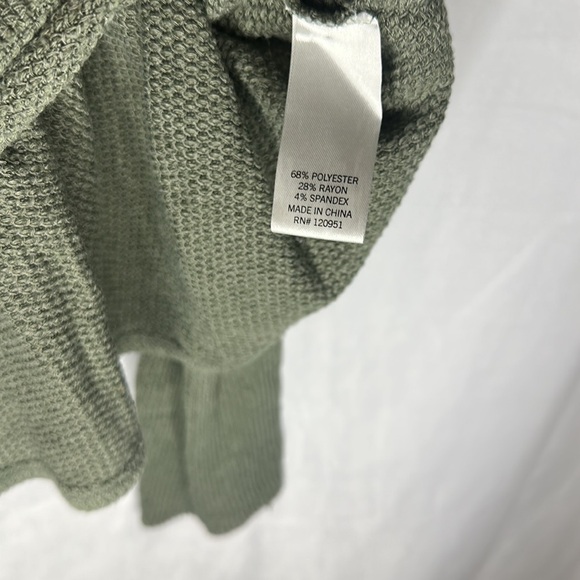 MUDD GREEN KNIT BUTTON TIE LONG SLEEVE (L) - Picture 4 of 5